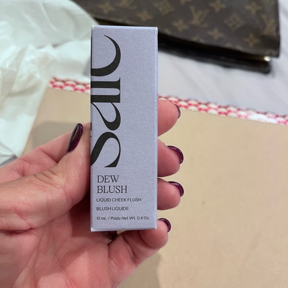 Makeup - Picture 5 of 13